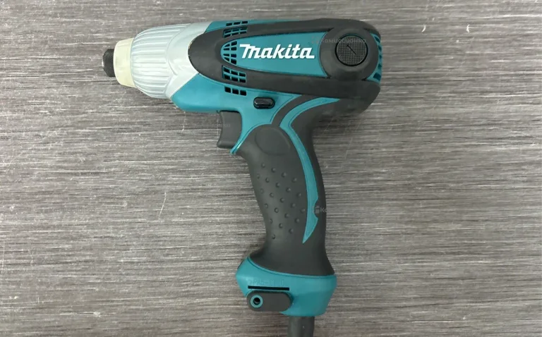 Ударный шуруповерт Makita TD0101F