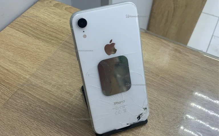 Apple iPhone XR 3/64 ГБ