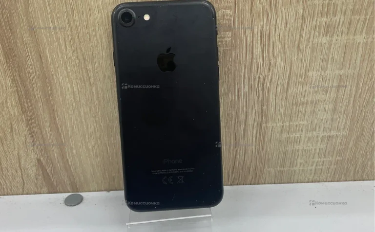 Apple iPhone 7 4/64 ГБ