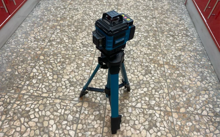 Лазерный уровень Makita реплика