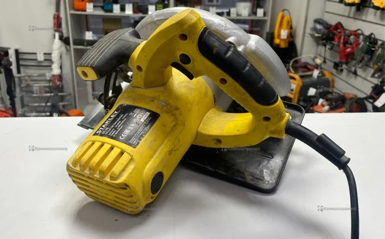 Дисковая пила Stanley SC16