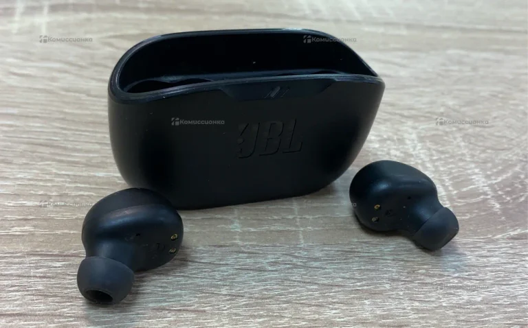 Наушники JBL Buds