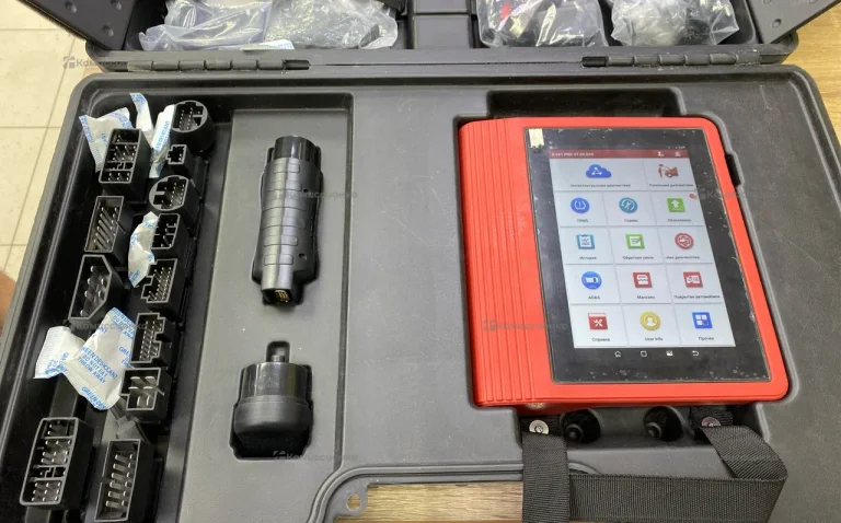 Диагностический автомобильный сканер  Launch x431