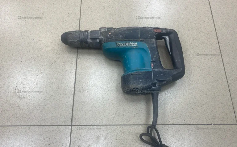 Перфоратор makita HR4001C