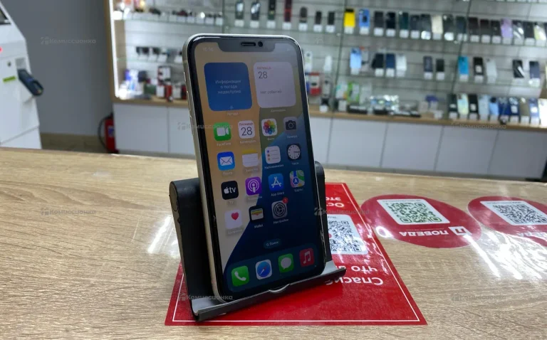 Apple iPhone 11 4/64 ГБ