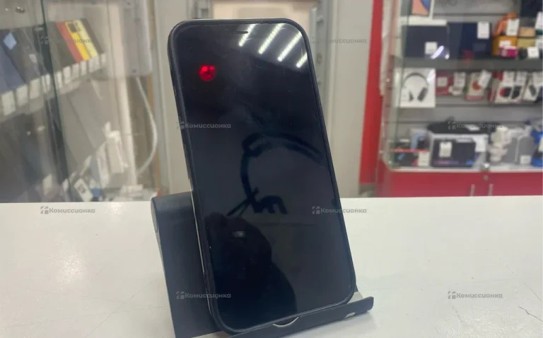Apple iPhone 12 64 ГБ.
