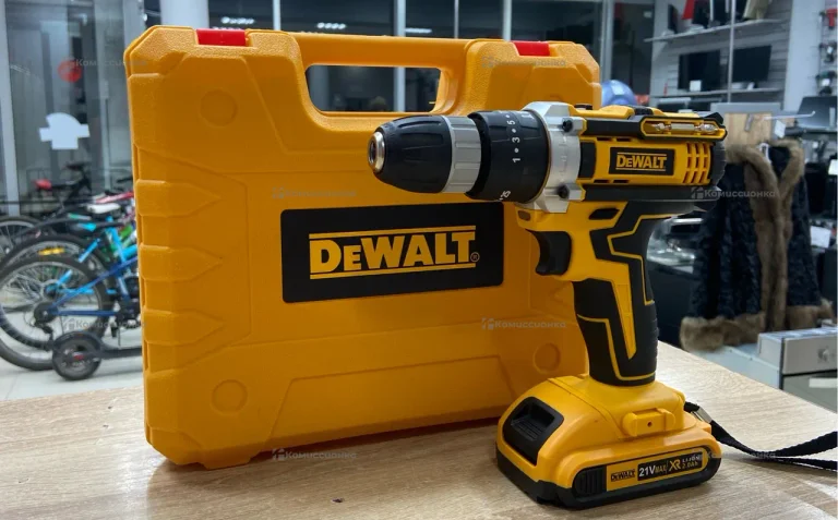 Дрель-шуруповерт Dewalt 21V