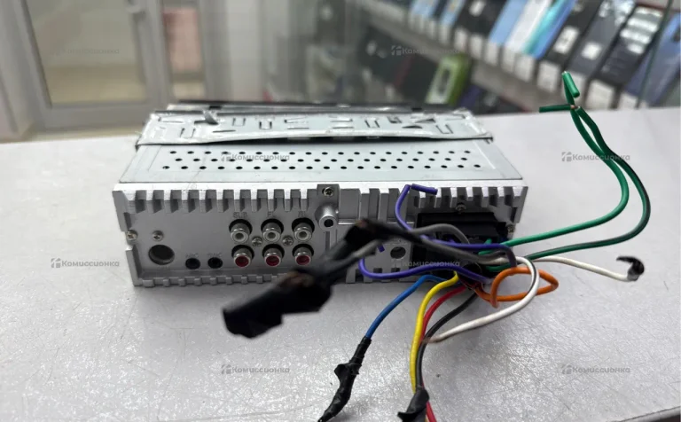 Автомагнитола  Aura AMH-79DSP