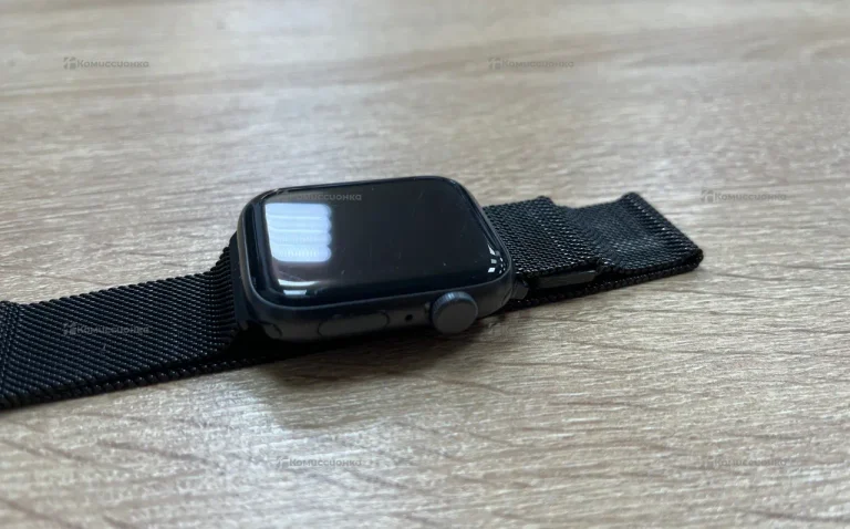 Часы  Apple Watch SE 1Gen 44mm