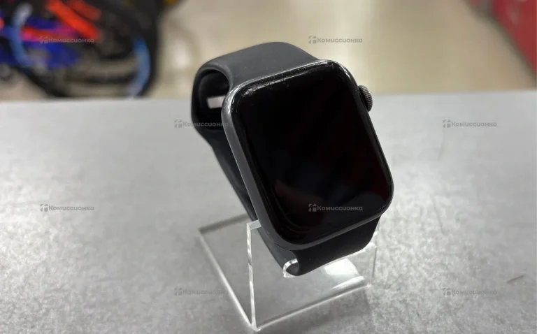 Часы  Apple Watch Series 4 44mm