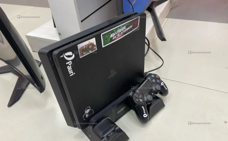 Приставка PlayStation 4 slim 500