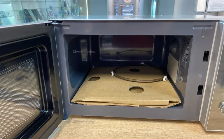 Микроволновая печь  Midea AM820CMF