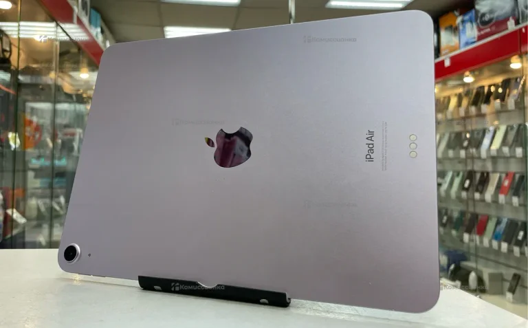 Планшет Apple iPad Air 11 128 m2