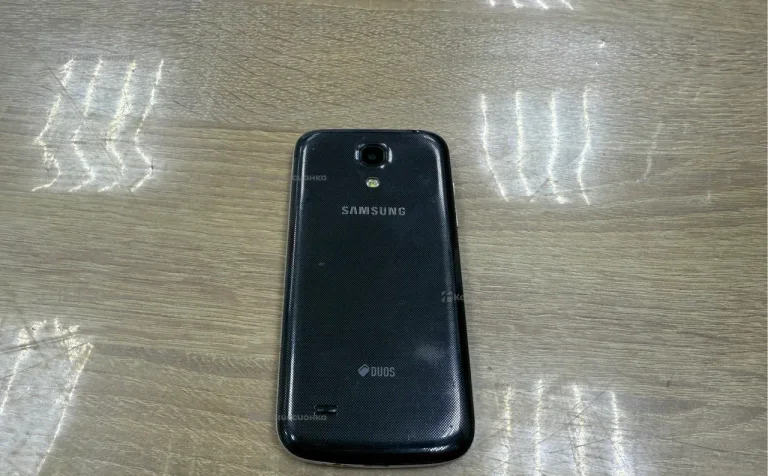 Samsung I9190 Galaxy S4 mini 1.5/8 ГБ
