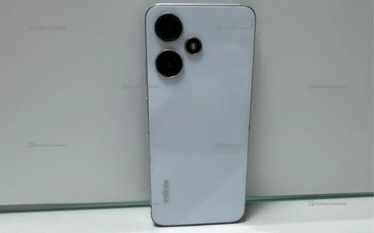 Infinix Hot 30 Play NFC 8/128 ГБ