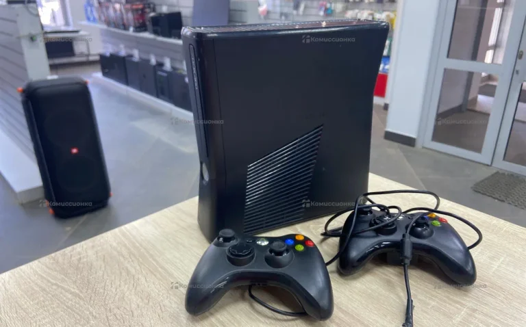 Приставка Xbox 360 S.