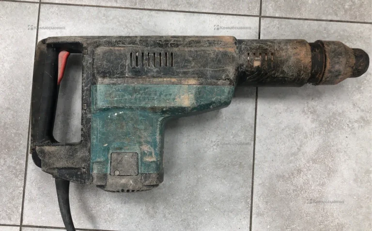 Отбойный молоток makita HM1203C