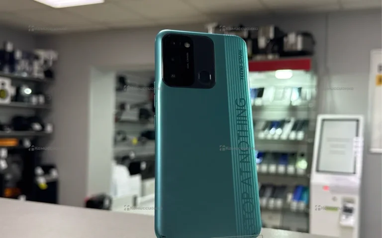 Tecno Spark 8C 4/64 ГБ
