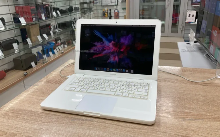 Ноутбук  Macbook 13 2009