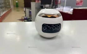 Колонка с часами