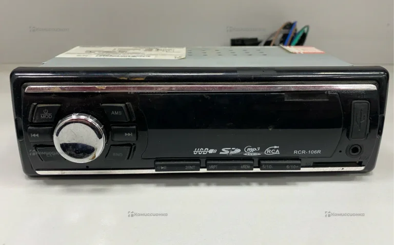 Автомагнитола Rolsen RCR-100r