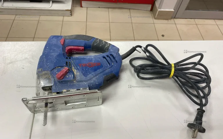 Электролобзик Triger 20041