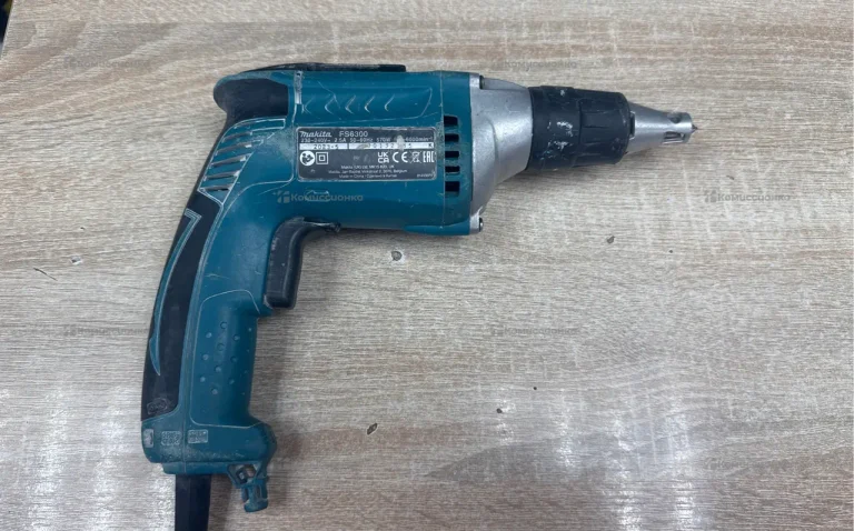 Шуруповерт makita FS6300