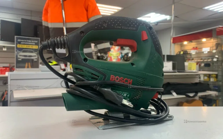 Электролобзик Bosch PST 700e