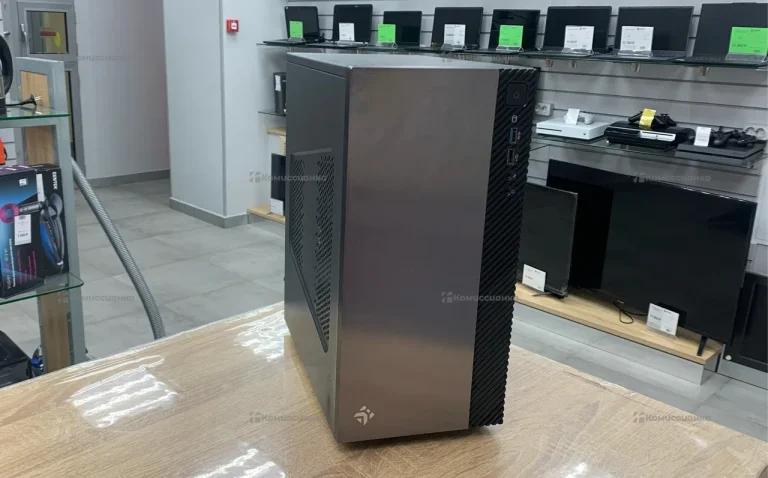 Системный блок  DEXP