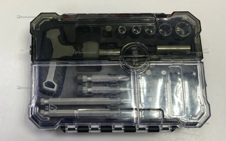 Набор бит и торцевых головок с рукояткой