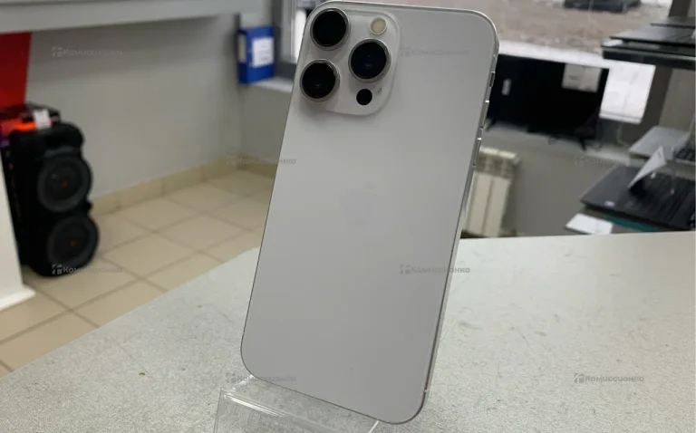 Apple iPhone XR 3/128 ГБ(в корпусе 16 pro)