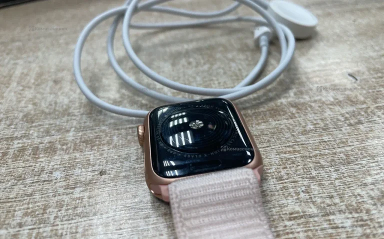 Часы  Apple Watch SE 40mm