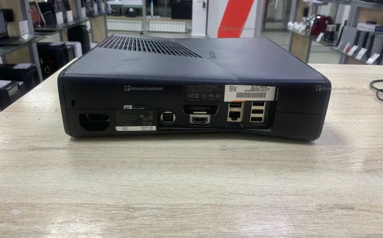 Приставка Xbox 360 slim
