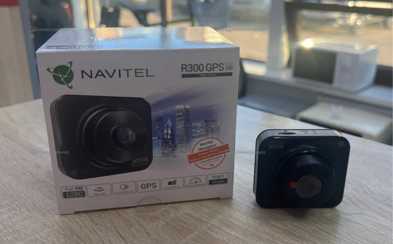 Видеорегистратор Navitel R300 GPS