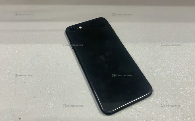 Apple iPhone SE (2020) 4/64 ГБ