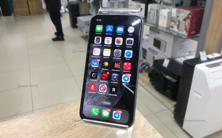 Apple iPhone 11 4/64 ГБ
