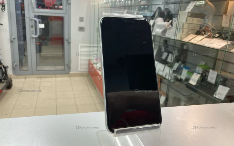 Apple iPhone 11 4/64 ГБ