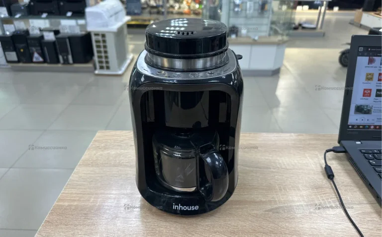 Кофеварка REDMOND RCM-1527