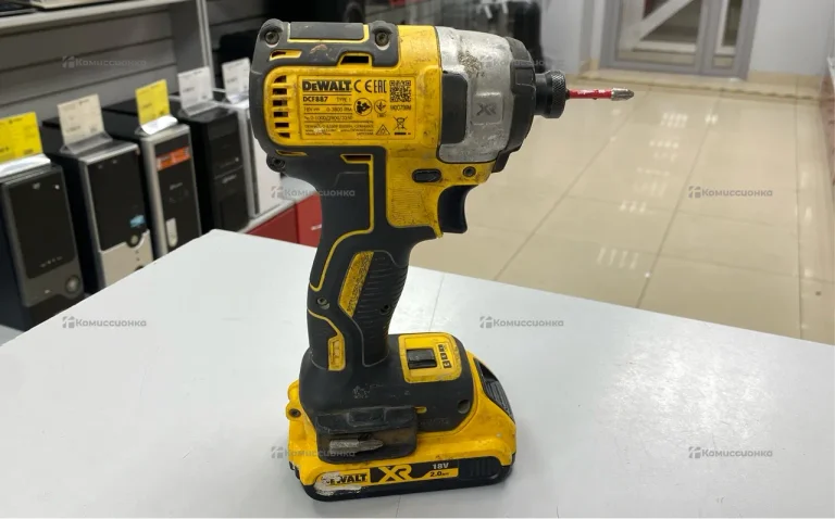Винтовёрт DeWalt DCF887