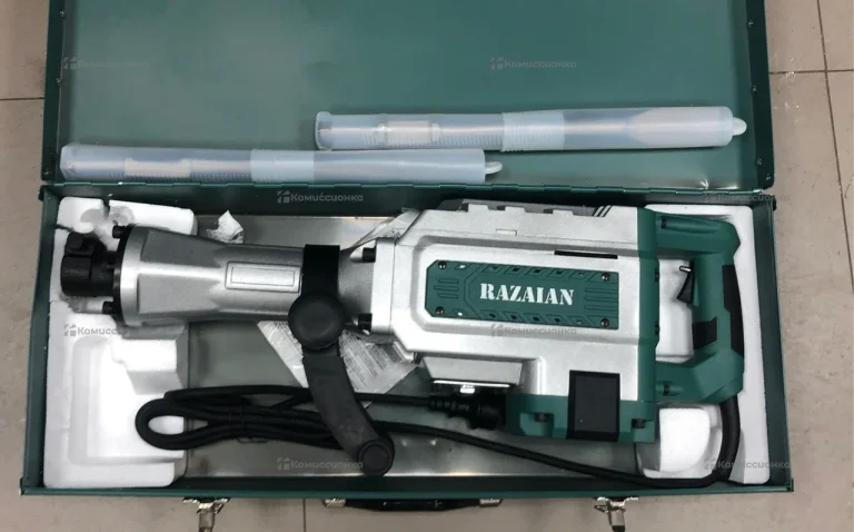 Отбойный молоток 2800 Вт 85 Дж RST-2568