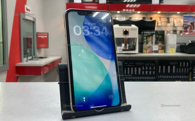 Apple iPhone 11 4/128 ГБ