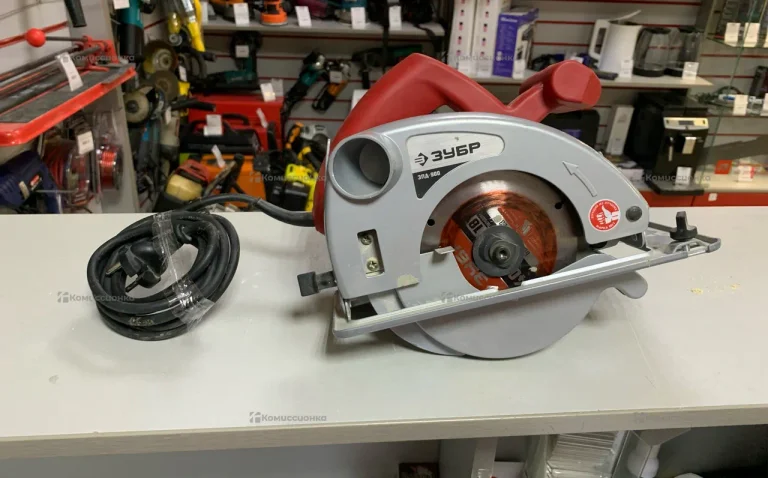 Циркулярная пила Зубр ЗПД-900