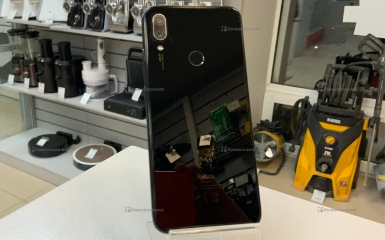 Xiaomi Redmi 7 3/32 ГБ