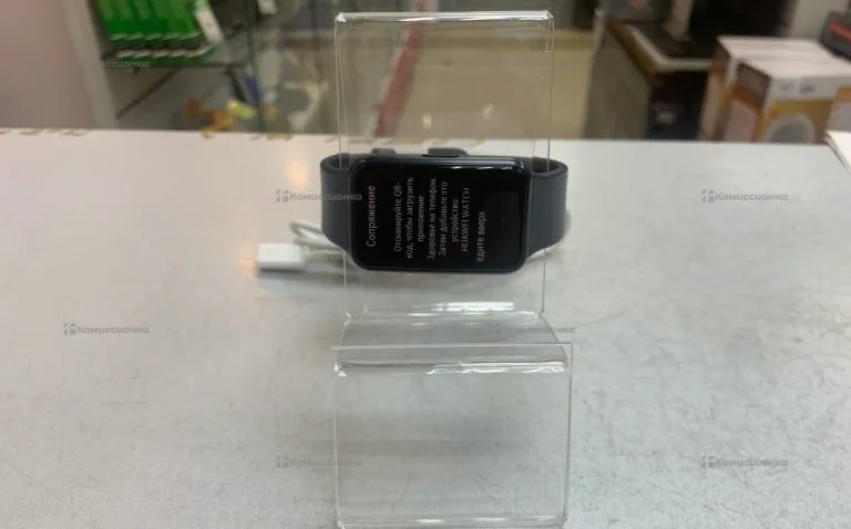 Часы  Huawei fit se