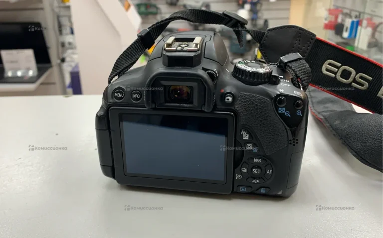 Фотоаппарат Canon EOS 650D объектив 35mm