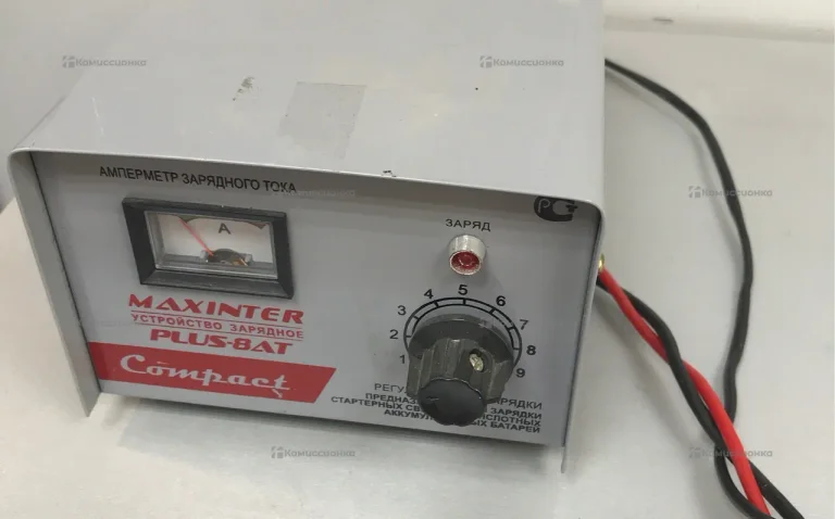 Автомобильное зарядное устройство Maxinter Plus-8A