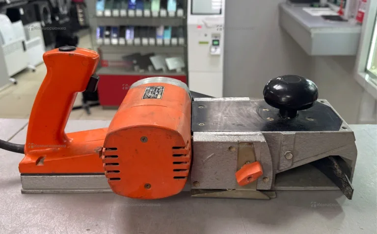 Рубанок оранжевый