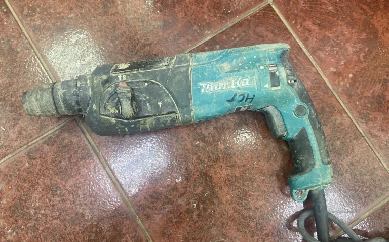 перфоратор Makita HR2470