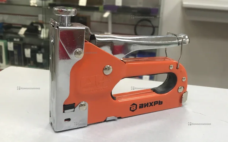 Степлер строительный