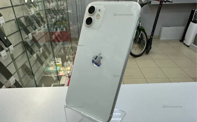 Apple Iphone 11 64 ГБ.